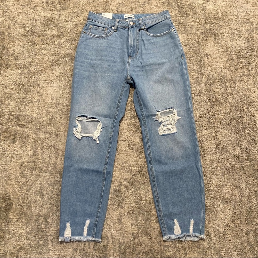 ⭐️ 2/$30 ⭐️ Light Wash Distressed Mom Jeans
